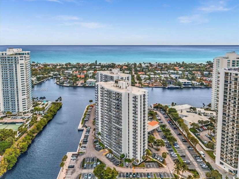 Picture of 20505 E Country Club Dr # 2233, Aventura FL 33180