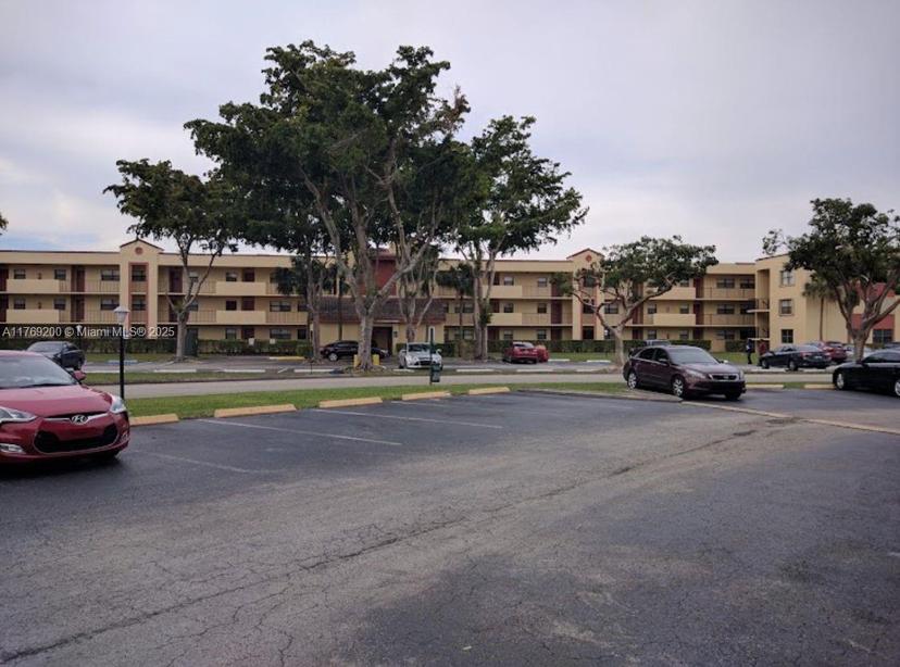 Picture of 3400 Foxcroft Rd # 301, Miramar FL 33025