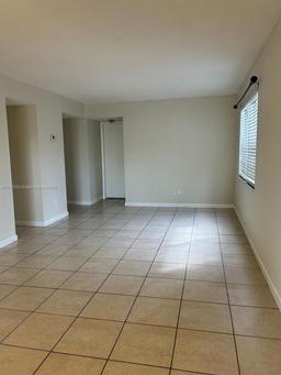 Picture of 3400 Foxcroft Rd # 301, Miramar, FL 33025