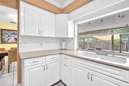 Picture of 700 NW 88Th Ter, Pembroke Pines, FL 33024
