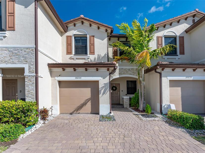Picture of 10237 SW 228Th Ter # 10237, Miami FL 33190
