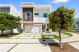 Picture of 10431 NW 68Th Ter, Doral, FL 33178