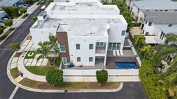 Picture of 10431 NW 68Th Ter, Doral, FL 33178