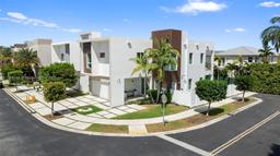 Picture of 10431 NW 68Th Ter, Doral, FL 33178
