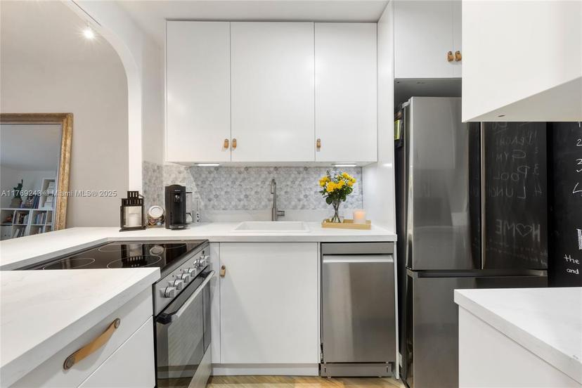 Picture of 2899 W Collins Ave # 1638, Miami Beach FL 33140