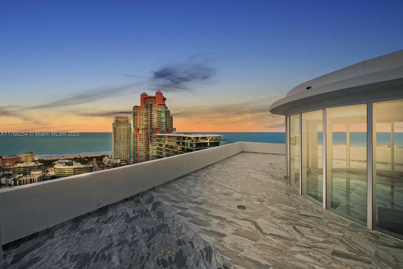 Picture of 1000 S Pointe Dr # 2804, Miami Beach FL 33139