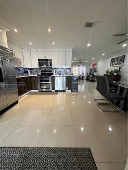 Picture of 3370 Beau Rivage Dr # B8, Pompano Beach, FL 33064