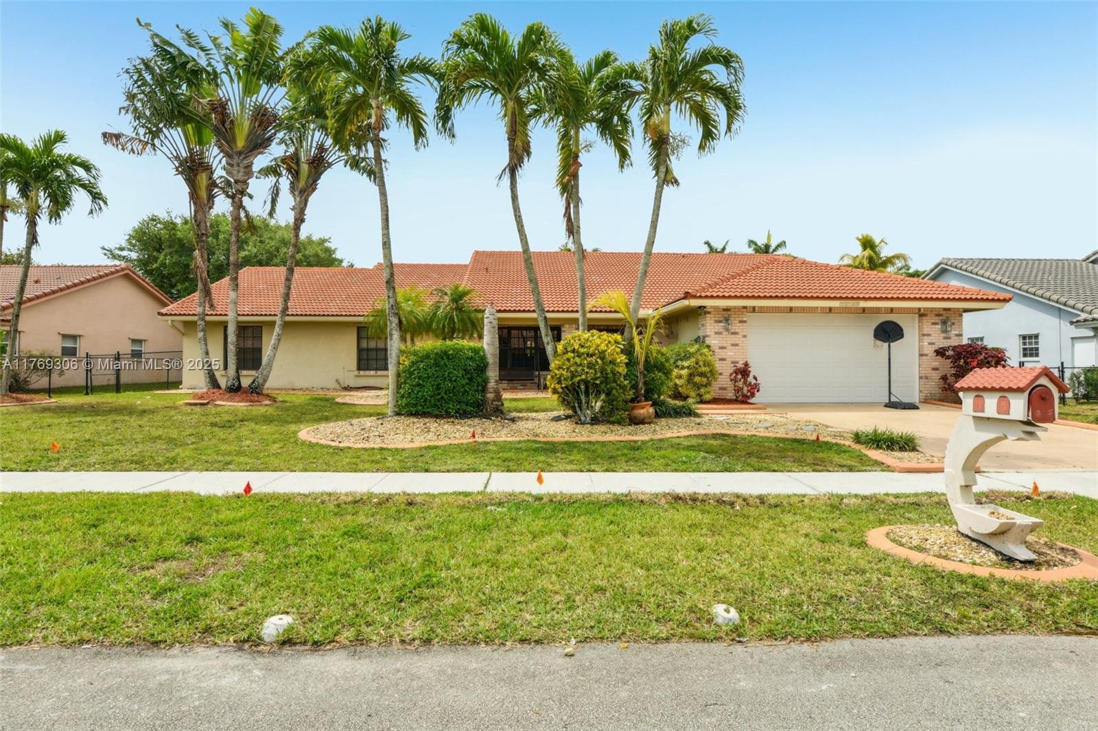 Picture of 19460 NW 8Th St, Pembroke Pines, FL 33029