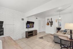 Picture of 5844 Garfield St, Hollywood, FL 33021