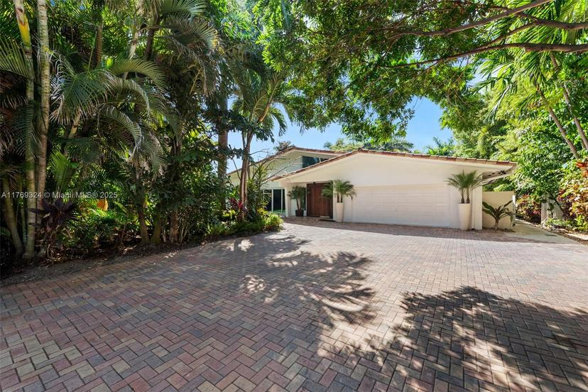 Picture of 210 Ocean Blvd, Golden Beach FL 33160