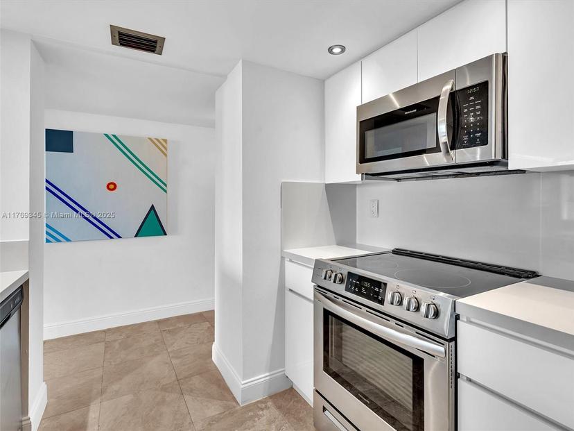 Picture of 1717 N Bayshore Dr # 3553, Miami FL 33132