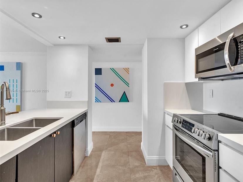 Picture of 1717 N Bayshore Dr # 3553, Miami FL 33132