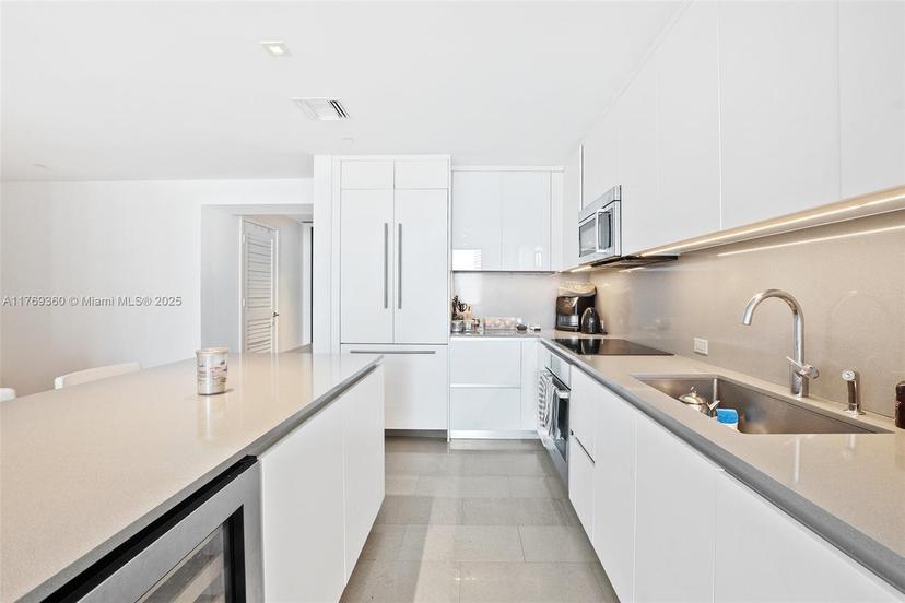 Picture of 68 SE 6Th Street # 805, Miami FL 33131