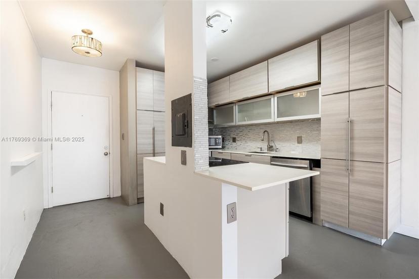 Picture of 2500 Diana Dr # 106, Hallandale Beach FL 33009