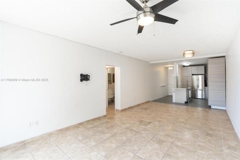 Picture of 2500 Diana Dr # 106, Hallandale Beach FL 33009