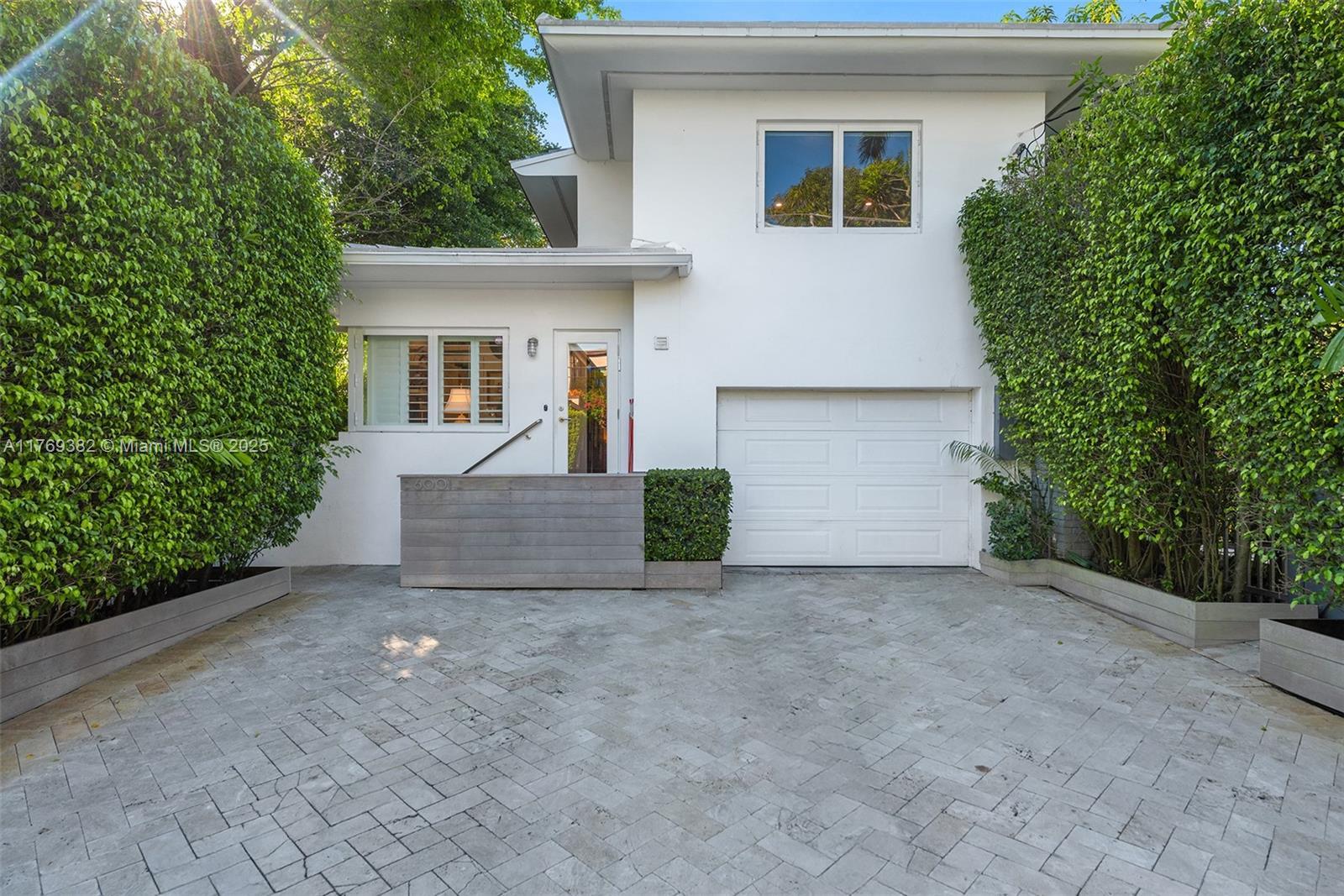 Picture of 6001 N Bay Rd, Miami Beach, FL 33140