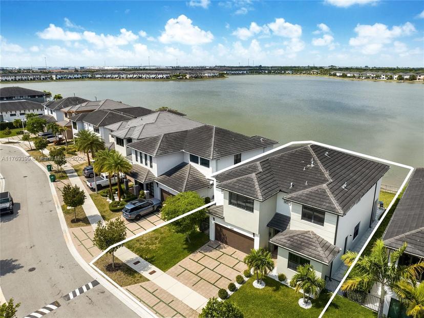 Picture of 8823 NW 155Th Ter, Miami Lakes FL 33018
