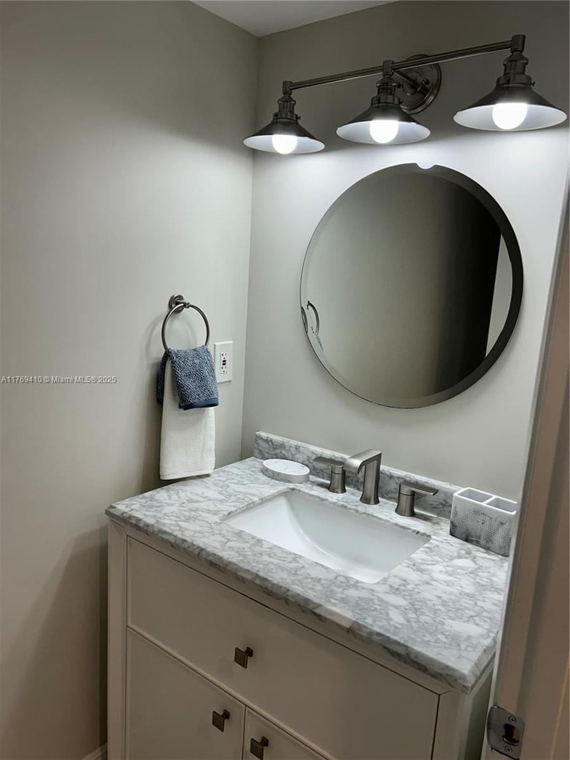 Picture of 275 Palm Ave # D205, Jupiter FL 33477