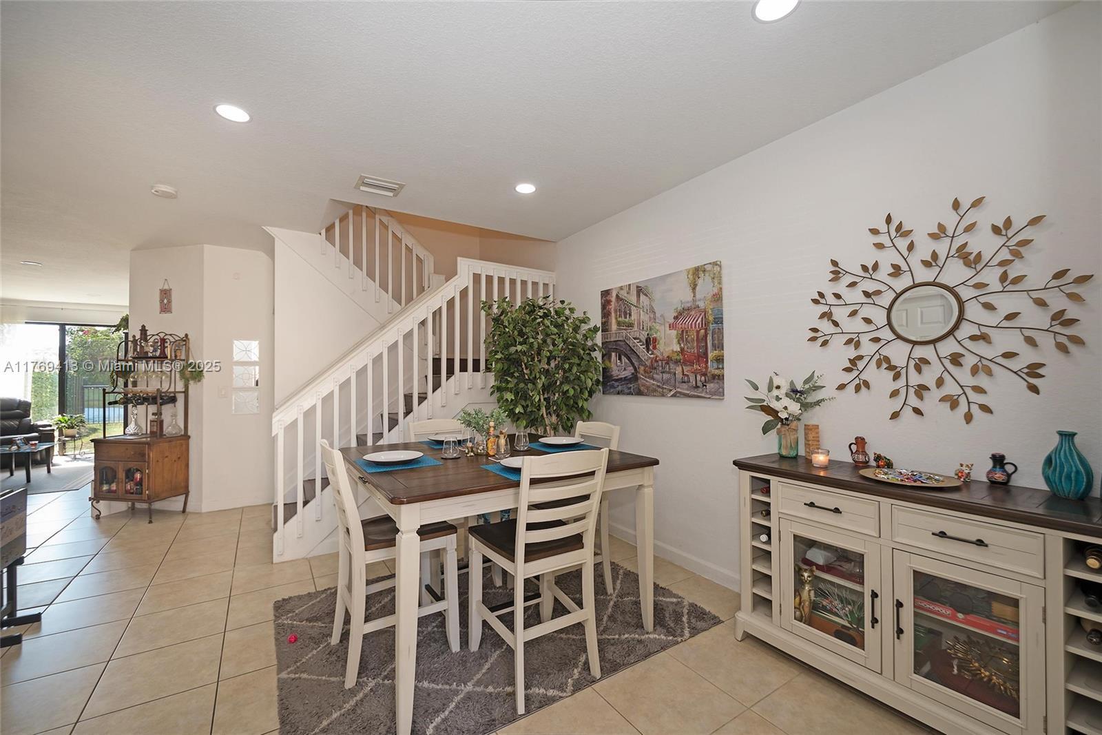Picture of 360 SE 37Th Ter # 0, Homestead, FL 33033