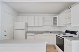 Picture of 8107 SW 72Nd Ave # 306E, Miami, FL 33143