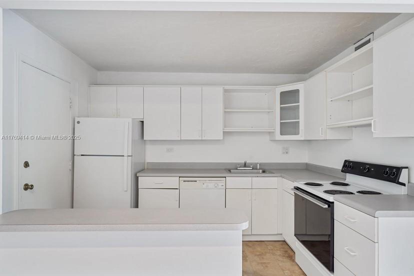 Picture of 8107 SW 72Nd Ave # 306E, Miami FL 33143