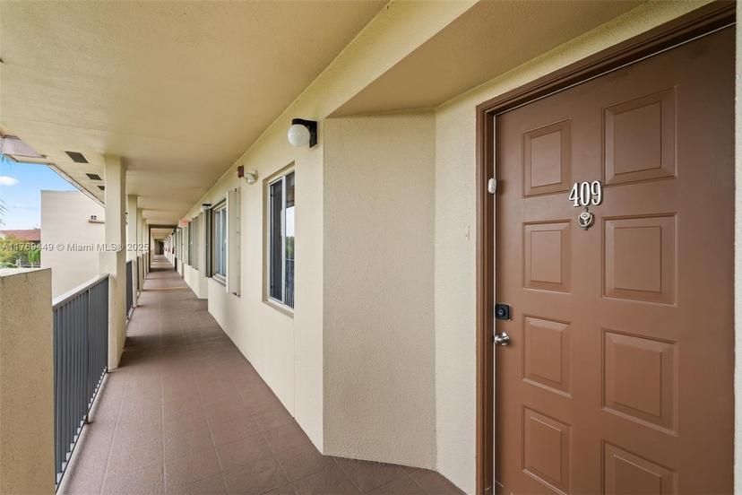 Picture of 901 SW 141St Ave # 409M, Pembroke Pines FL 33027