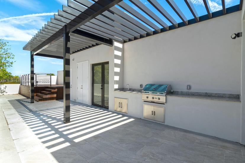 Picture of 1635 E Broward Blvd, Fort Lauderdale FL 33301