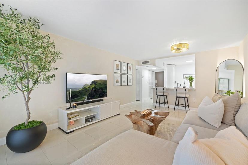 Picture of 5199 NW 7Th St # 208, Miami FL 33126