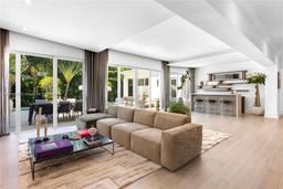 Picture of 6626 Pinetree Ln, Miami Beach, FL 33141