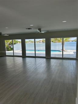 Picture of 2255 NE 207Th St, Miami, FL 33180