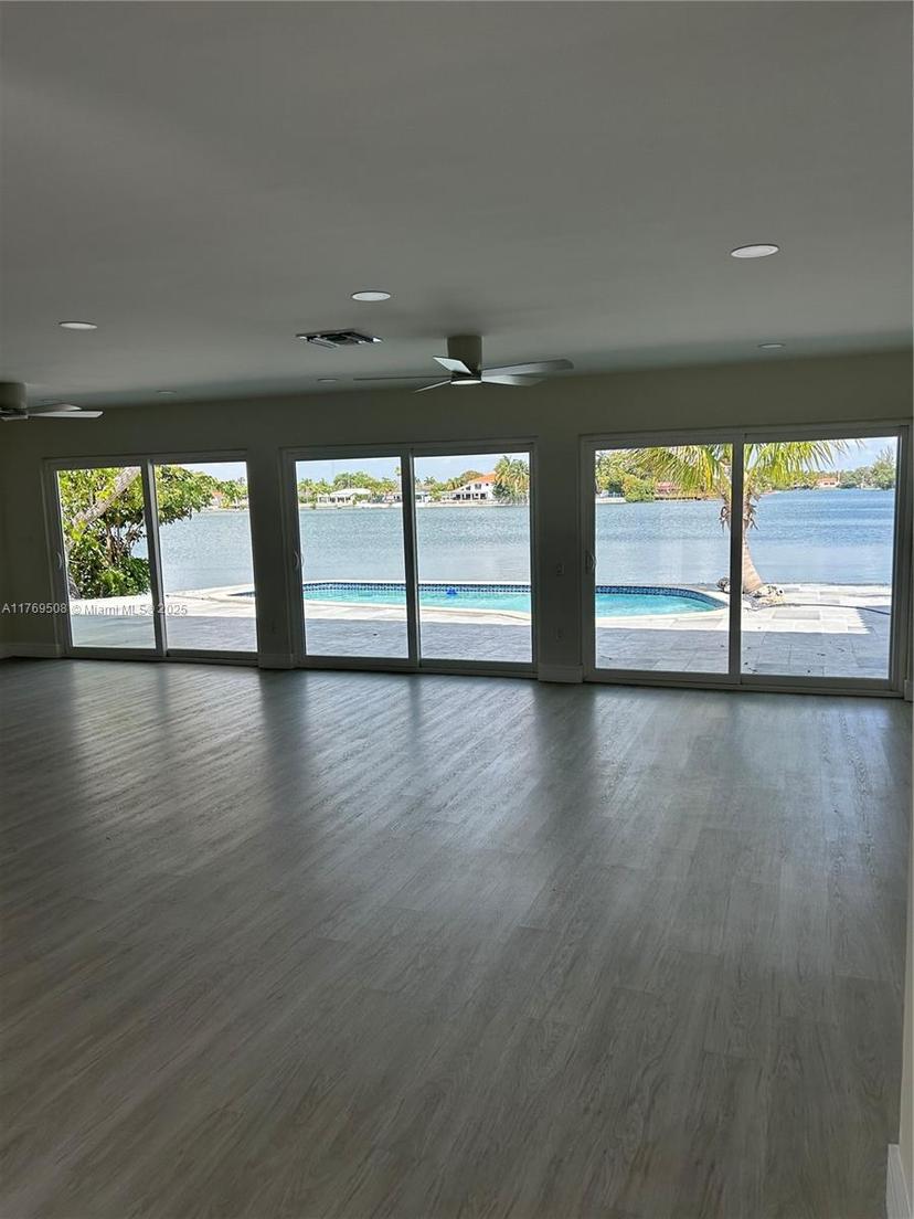 Picture of 2255 NE 207Th St, Miami FL 33180