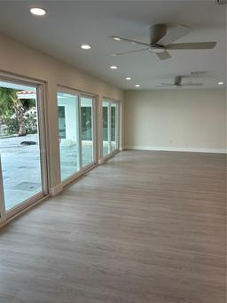 Picture of 2255 NE 207Th St, Miami, FL 33180
