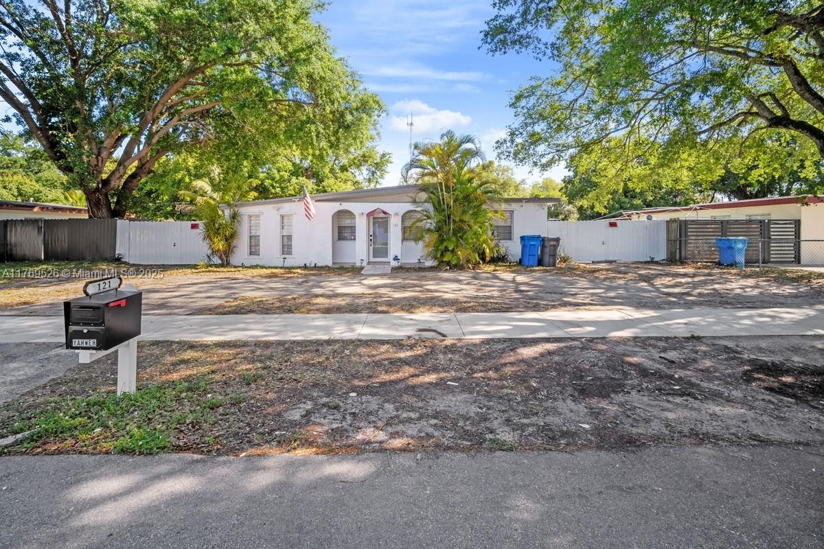 Picture of 121 Edmund Rd, West Park, FL 33023