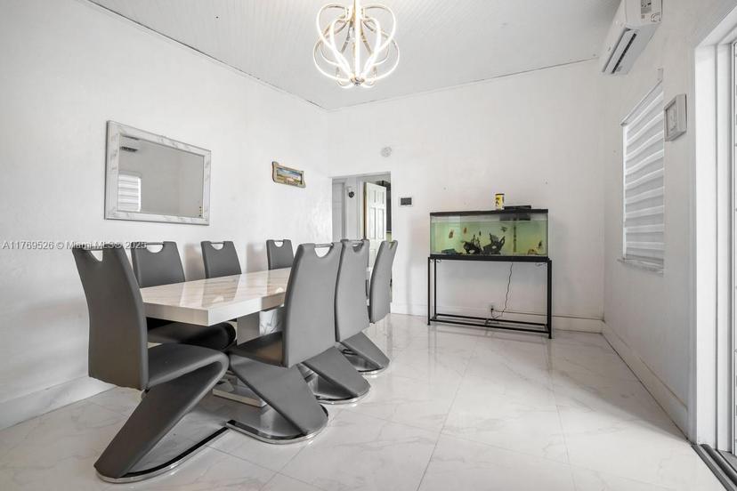 Picture of 121 Edmund Rd, West Park FL 33023