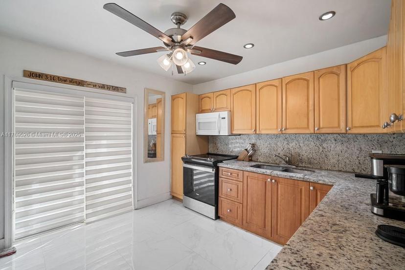 Picture of 121 Edmund Rd, West Park FL 33023