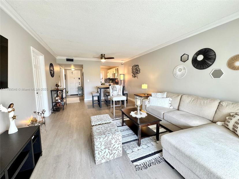 Picture of 1001 Hillcrest Ct # 310, Hollywood FL 33021
