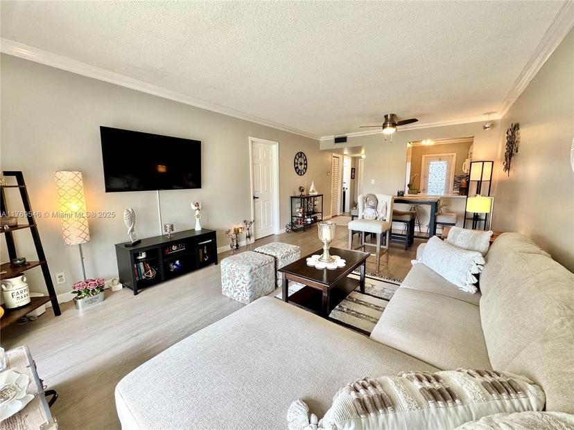 Picture of 1001 Hillcrest Ct # 310, Hollywood FL 33021