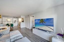Picture of 1615 Meridian Ave # 303, Miami Beach, FL 33139