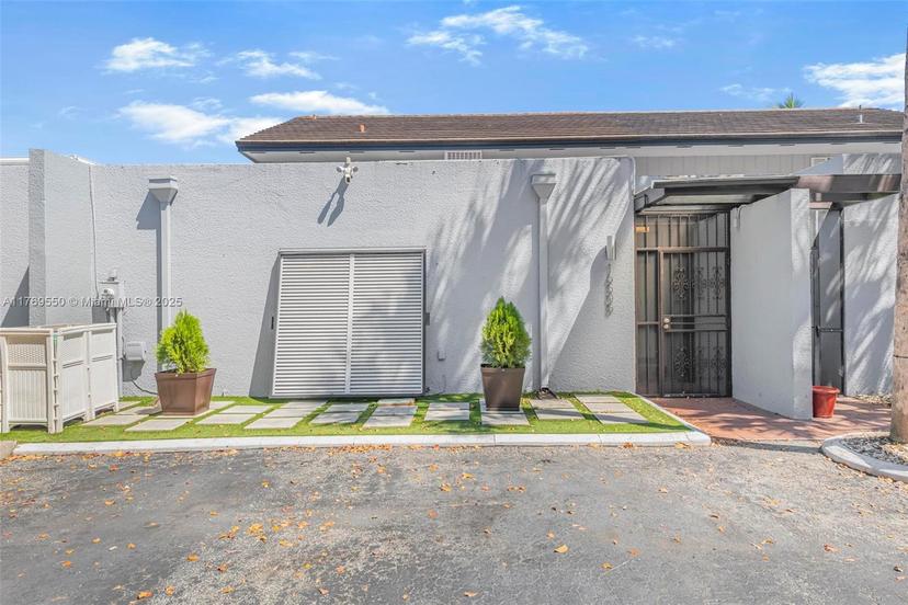 Picture of 16505 Fox Den Ct, Miami Lakes FL 33014