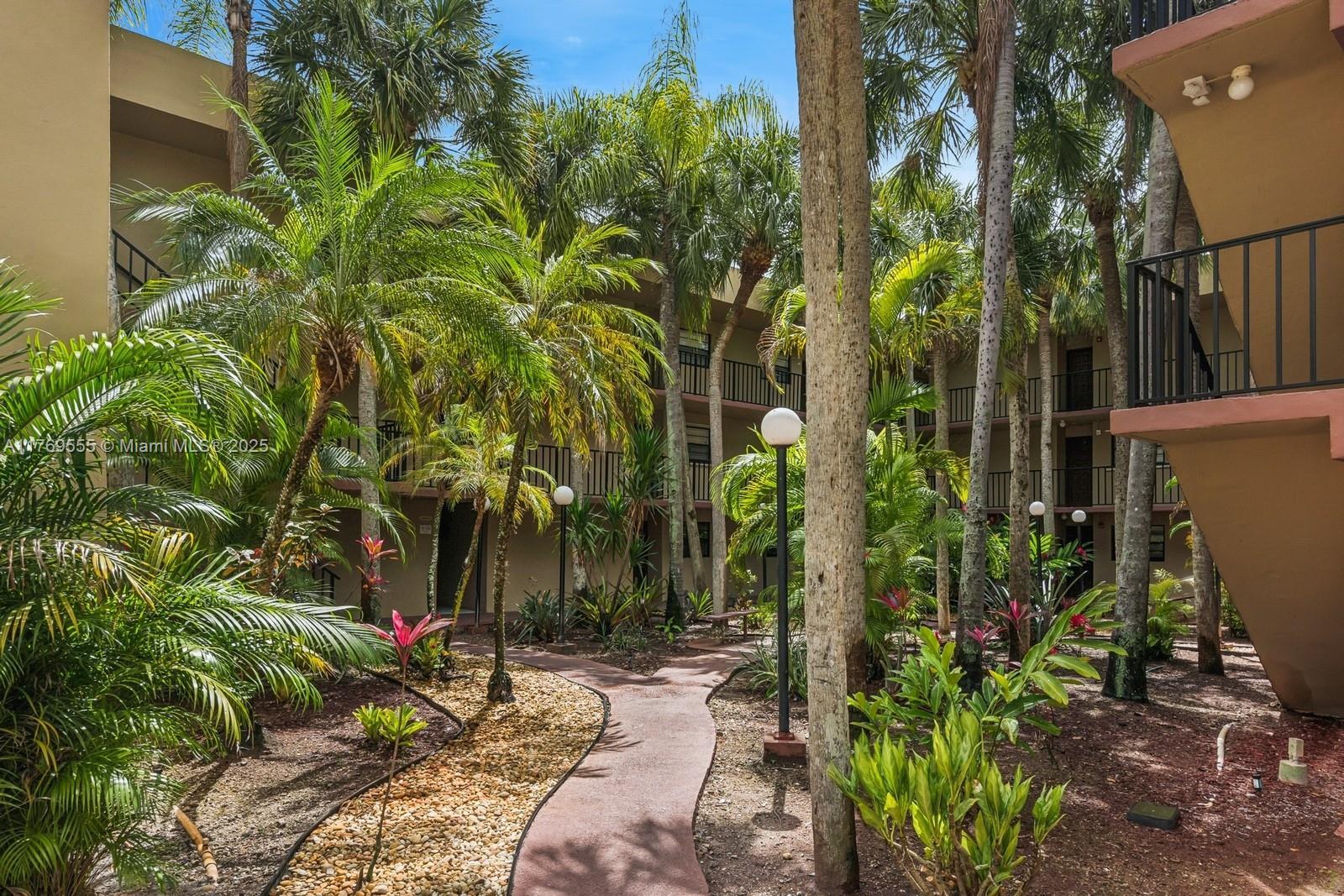 Picture of 10835 SW 112Th Ave # 314, Miami, FL 33176