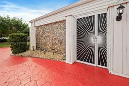 Picture of 5203 Yellow Pine Ln, Tamarac, FL 33319