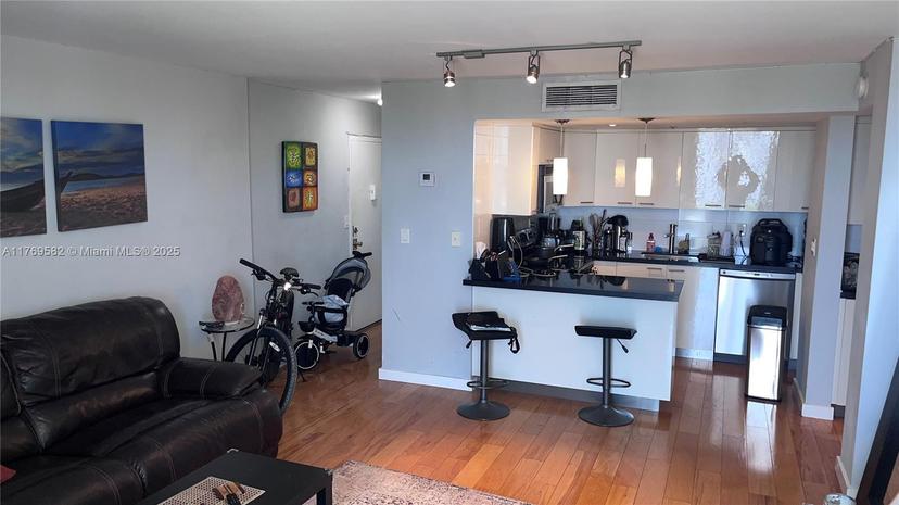 Picture of 1035 West Ave, Miami Beach FL 33139