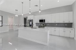 Picture of 2266 S Desoto Blvd, Naples, FL 34117
