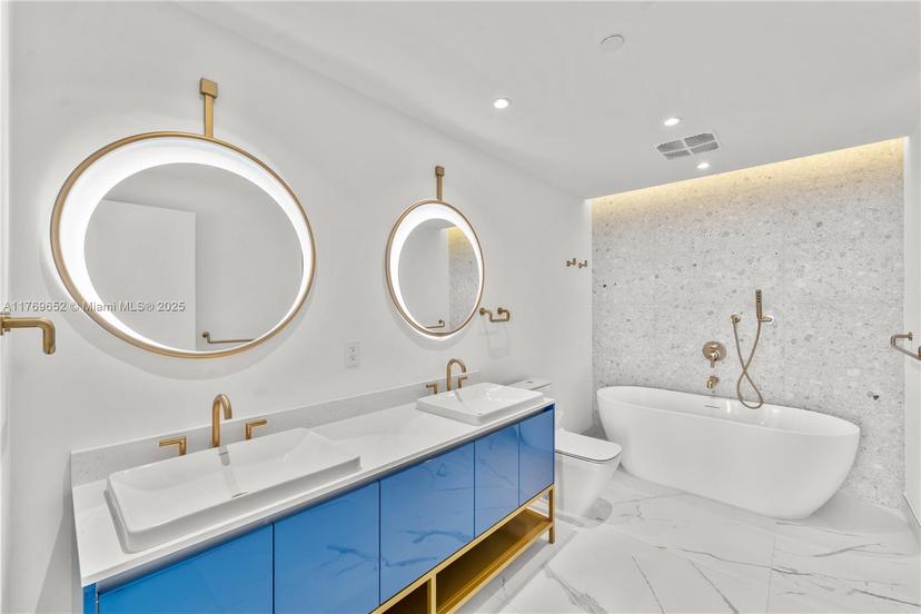 Picture of 2678 Tigertail Ave # 1201, Miami FL 33133