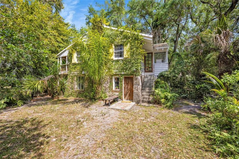 Picture of 10005 Snapper Creek Rd, Coral Gables FL 33156