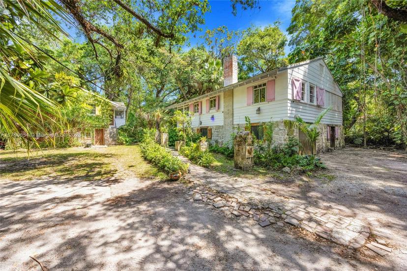 Picture of 10005 Snapper Creek Rd, Coral Gables FL 33156