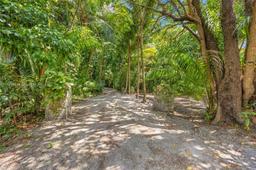 Picture of 10005 Snapper Creek Rd, Coral Gables, FL 33156