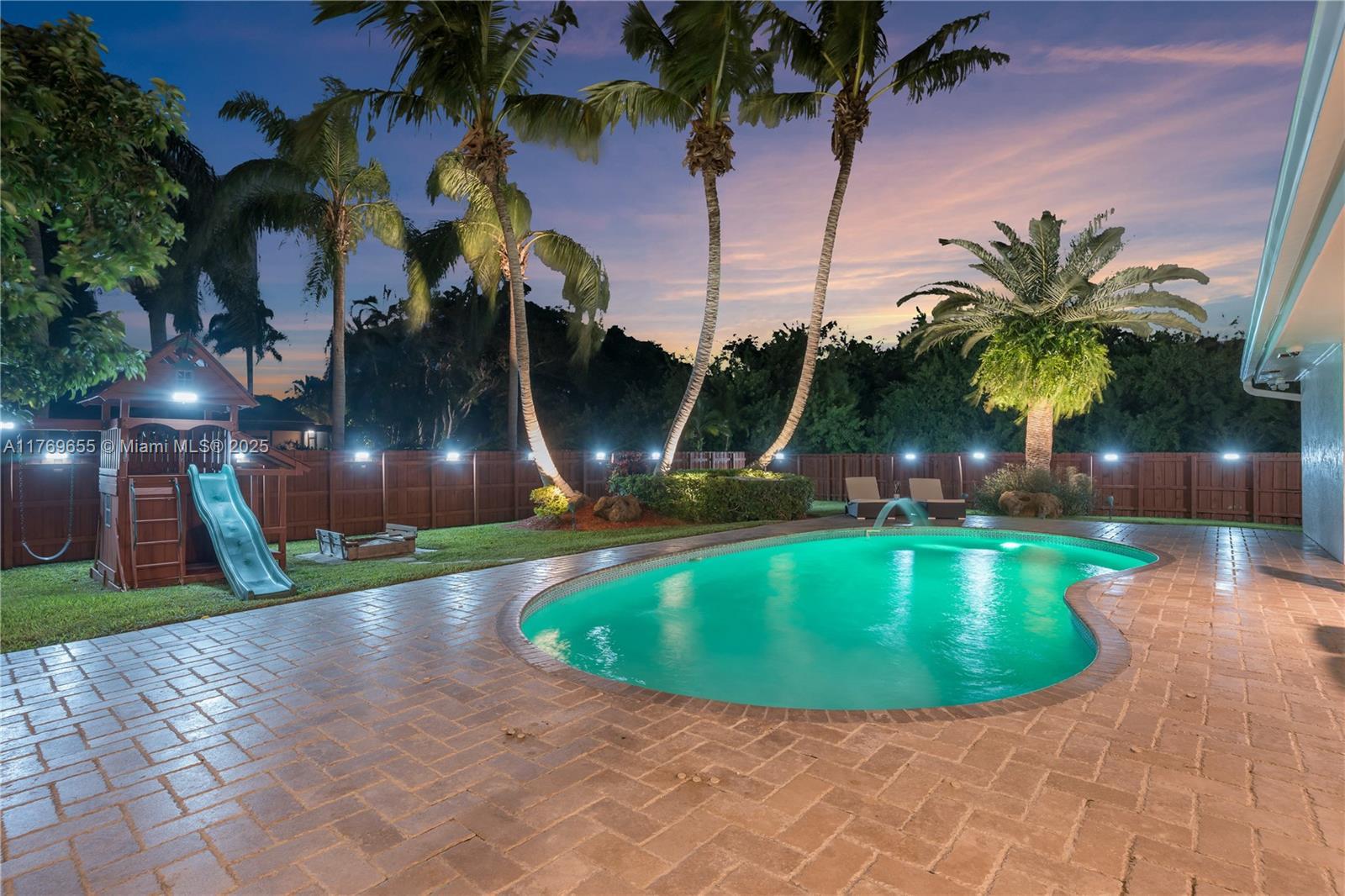 Picture of 17222 SW 88Th Ave, Palmetto Bay, FL 33157