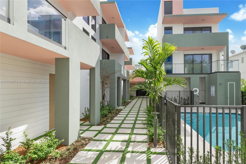 Picture of 721 SW 11Th St # F, Miami FL 33129