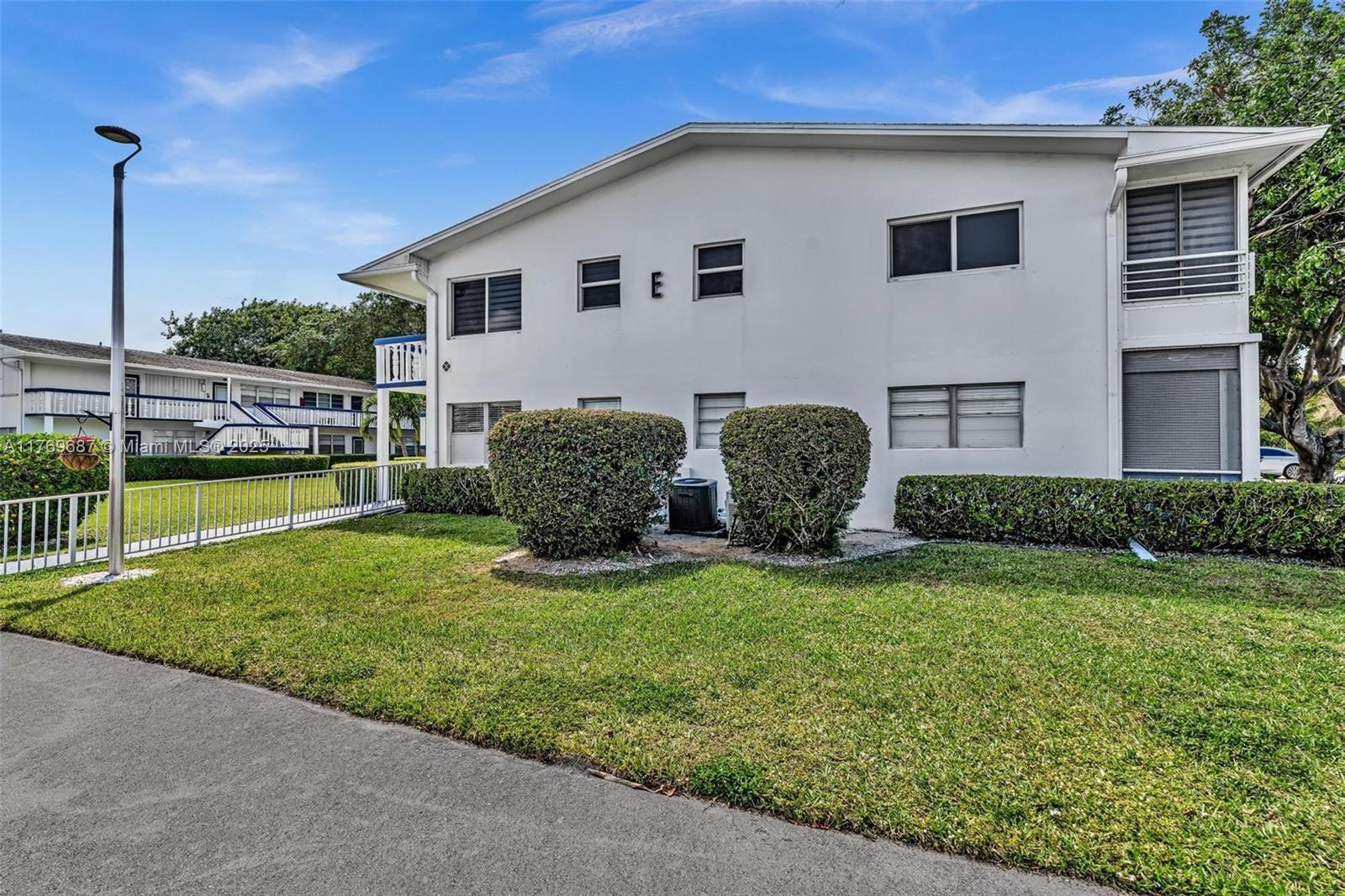 Picture of 117 E Westbury E # 117, Deerfield Beach, FL 33442